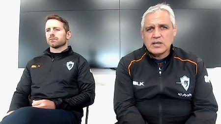 　準々決勝を前にオンラインで取材に応じる東京ベイのルディケ・ヘッドコーチ（右）とフォーリー＝１６日