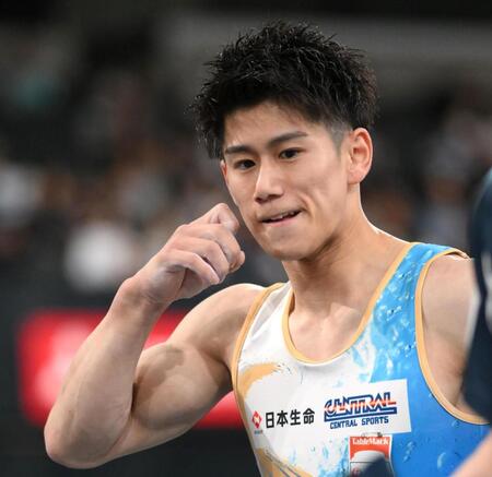 　ゆかを終えて悔しがる橋本大輝（撮影・堀内翔）