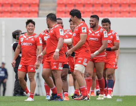 　試合を制し、喜ぶ神戸フィフティーン（撮影・石井剣太郎）