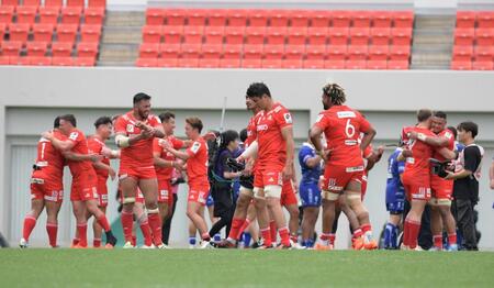 　試合を制し、喜ぶ神戸フィフティーン（撮影・石井剣太郎）