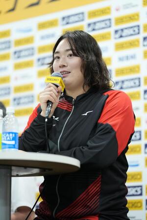 　会見に臨む北口榛花（代表撮影）