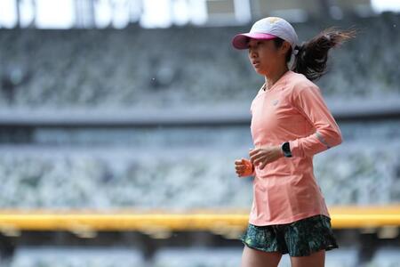 　練習に臨む田中希実（代表撮影）