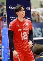 　インタビューに答えるサントリー・高橋藍（撮影・石湯恒介）