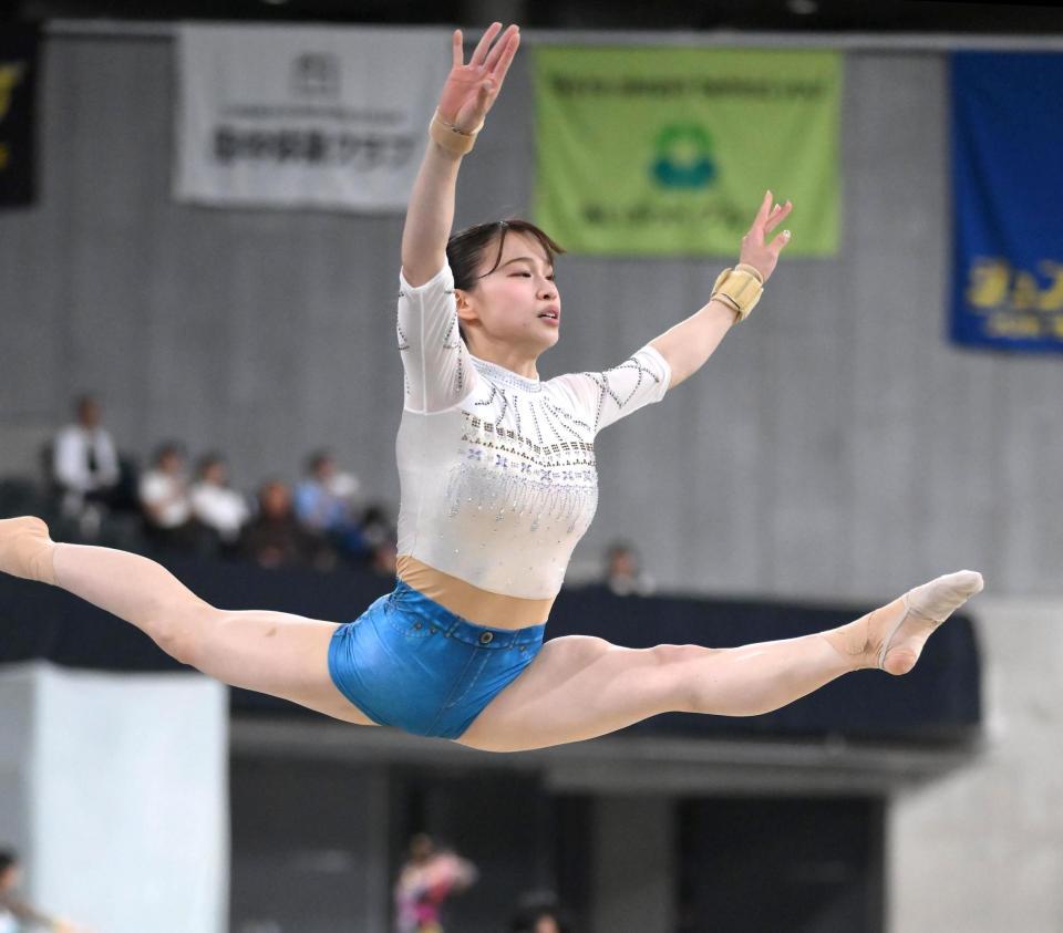 　杉原愛子のゆかの演技（撮影・堀内翔）