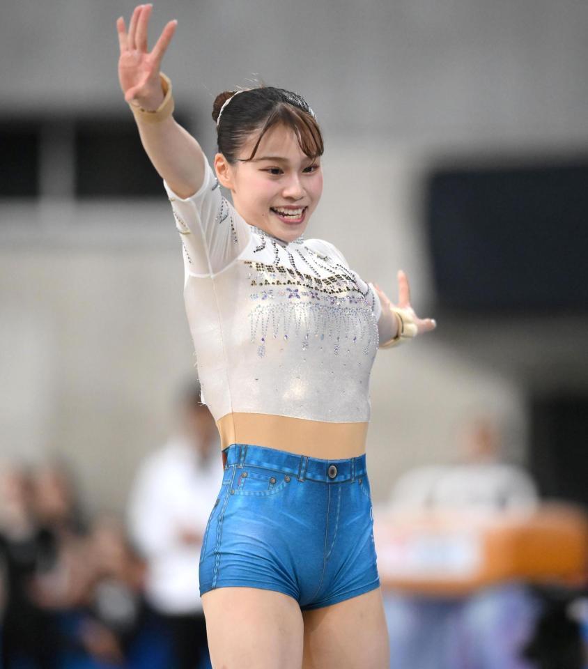 　杉原愛子のゆかの演技（撮影・堀内翔）