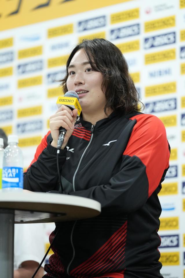 　会見に臨む北口榛花（代表撮影）