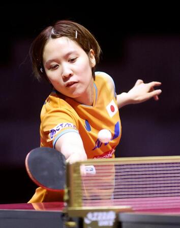 　女子シングルス１回戦でプレーする平野美宇（共同）