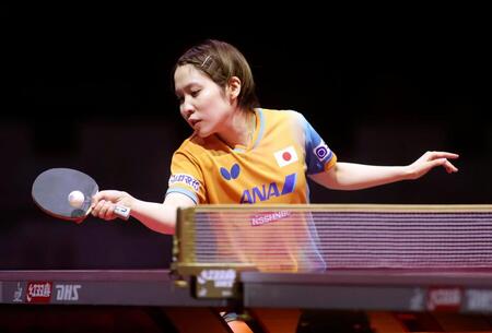 　女子シングルス１回戦でプレーする平野美宇（共同）