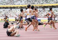 　転倒する太田智樹