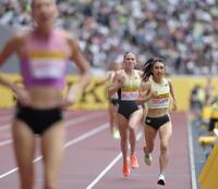 　女子１５００メートルで２位でゴールする田中希実