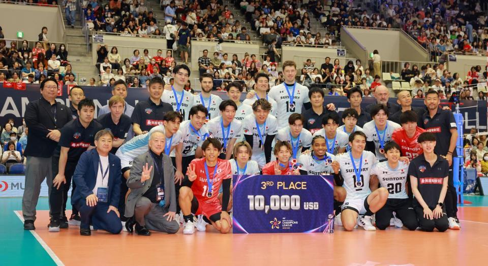 　３位で銅メダルを獲得したサントリー（撮影・石湯恒介）