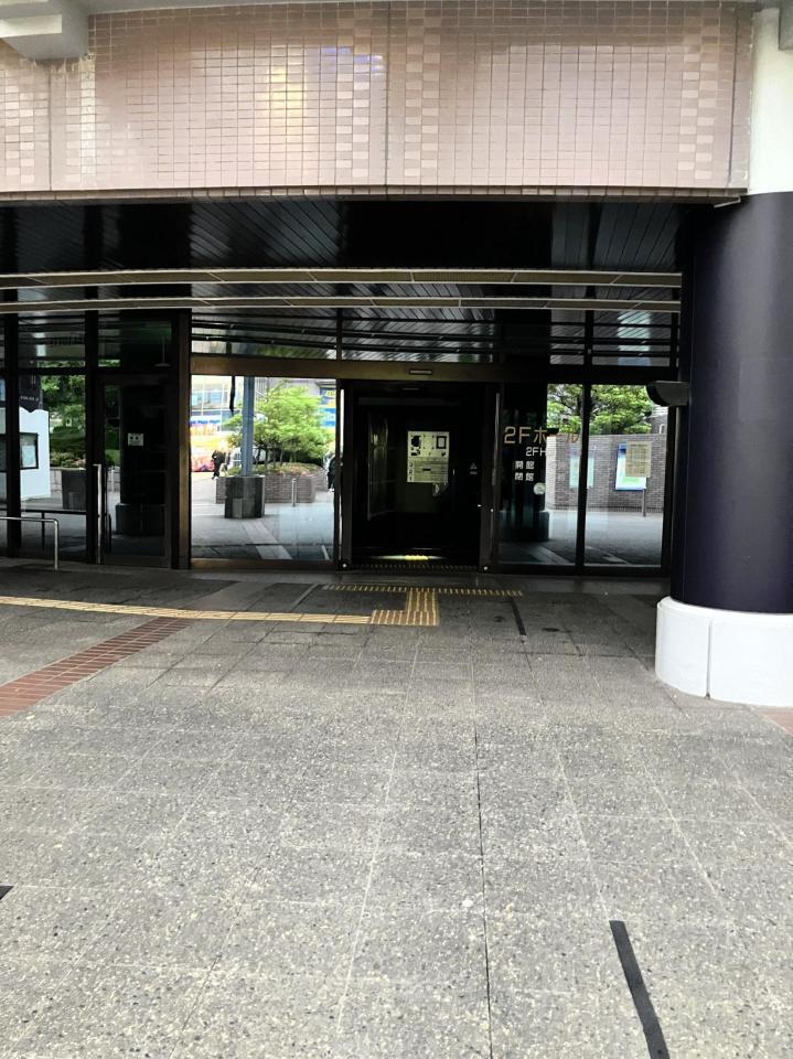 　停電で真っ暗になった千葉ポートアリーナ（撮影・山本鋼平）