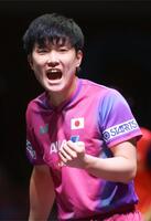 　男子シングルス２回戦を突破した張本智和（共同）