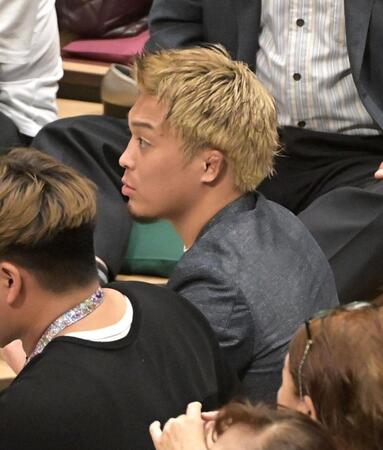 　観戦する太田忍