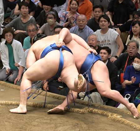 大の里　やることやれば横綱＆Ｖが見えてくる　一日一番の気持ちで攻める相撲を　武蔵川親方が解説