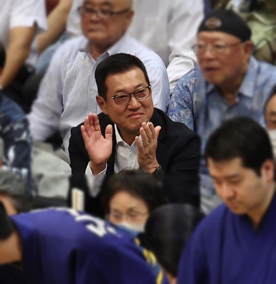 　相撲を観戦した原辰徳氏（撮影・佐々木彰尚）