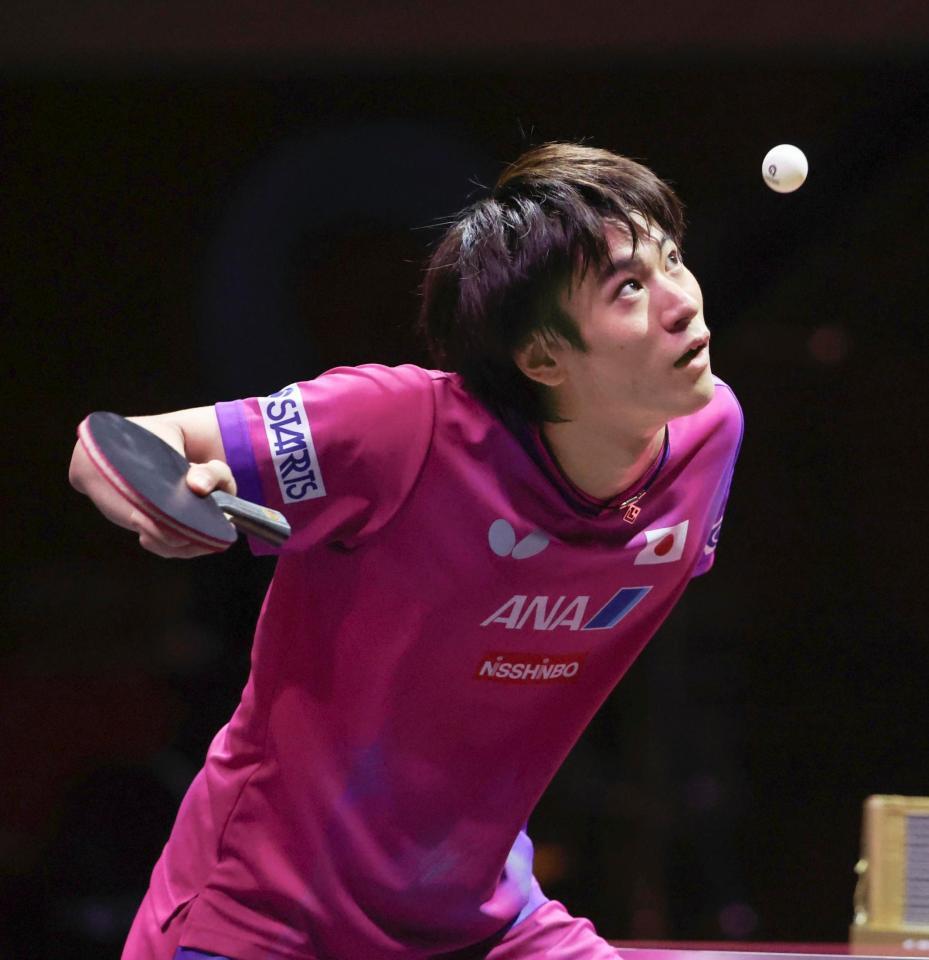 　男子シングルス４回戦を突破した戸上隼輔（共同）