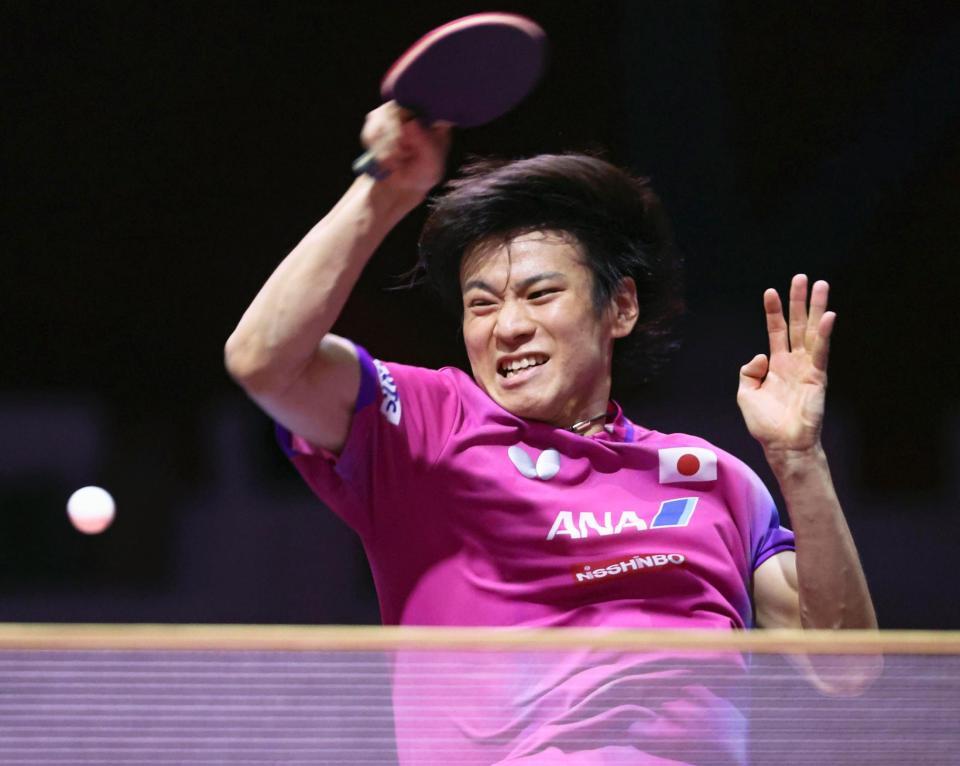 男子シングルス４回戦を突破した戸上隼輔＝ドーハ近郊（共同）