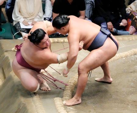 豊昇龍は１０勝目、大栄翔４敗に　霧島、若隆景も２桁白星