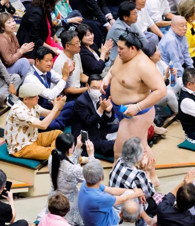 大の里に「最高」「圧倒的」　相撲協会幹部から称賛相次ぐ