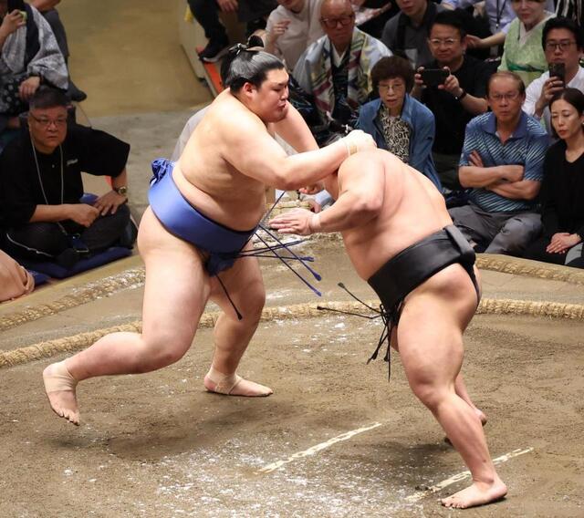 大の里の引き技に苦言　武蔵川親方解説