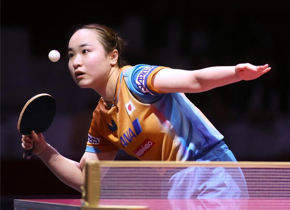 　女子シングルス準々決勝でプレーする伊藤美誠（共同）