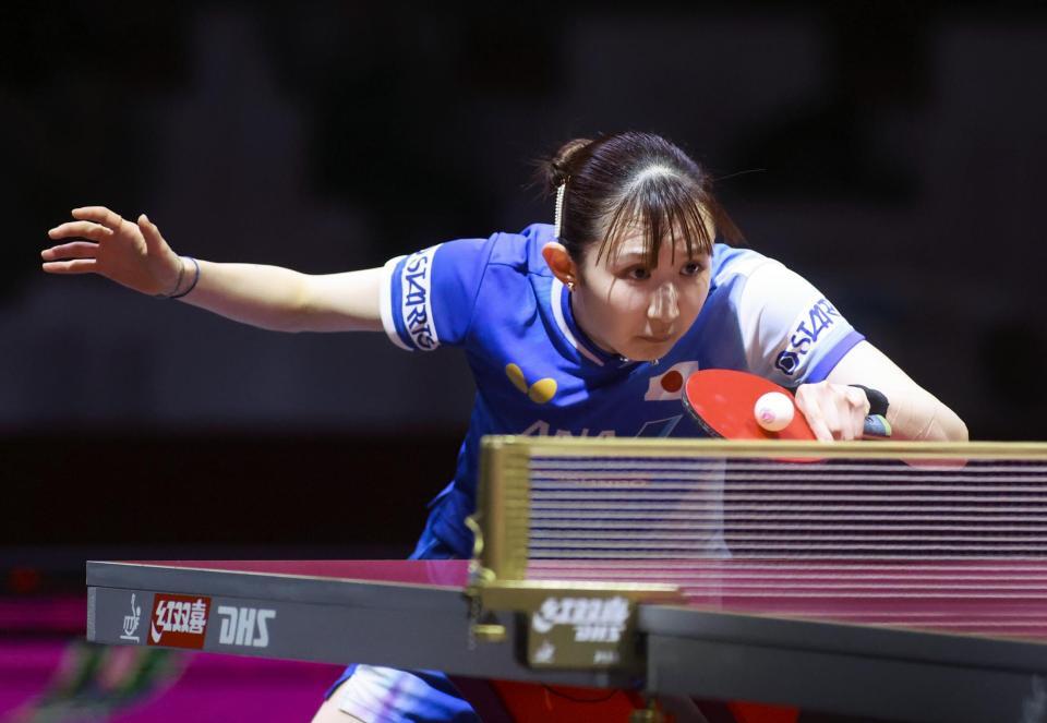 　女子シングルス準々決勝でプレーする早田ひな（共同）