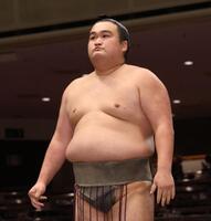 　大天狗を押し出しで破った朝阪神（撮影・佐々木彰尚）