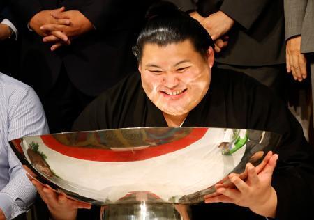 大の里「すごく充実」 千秋楽パーティー