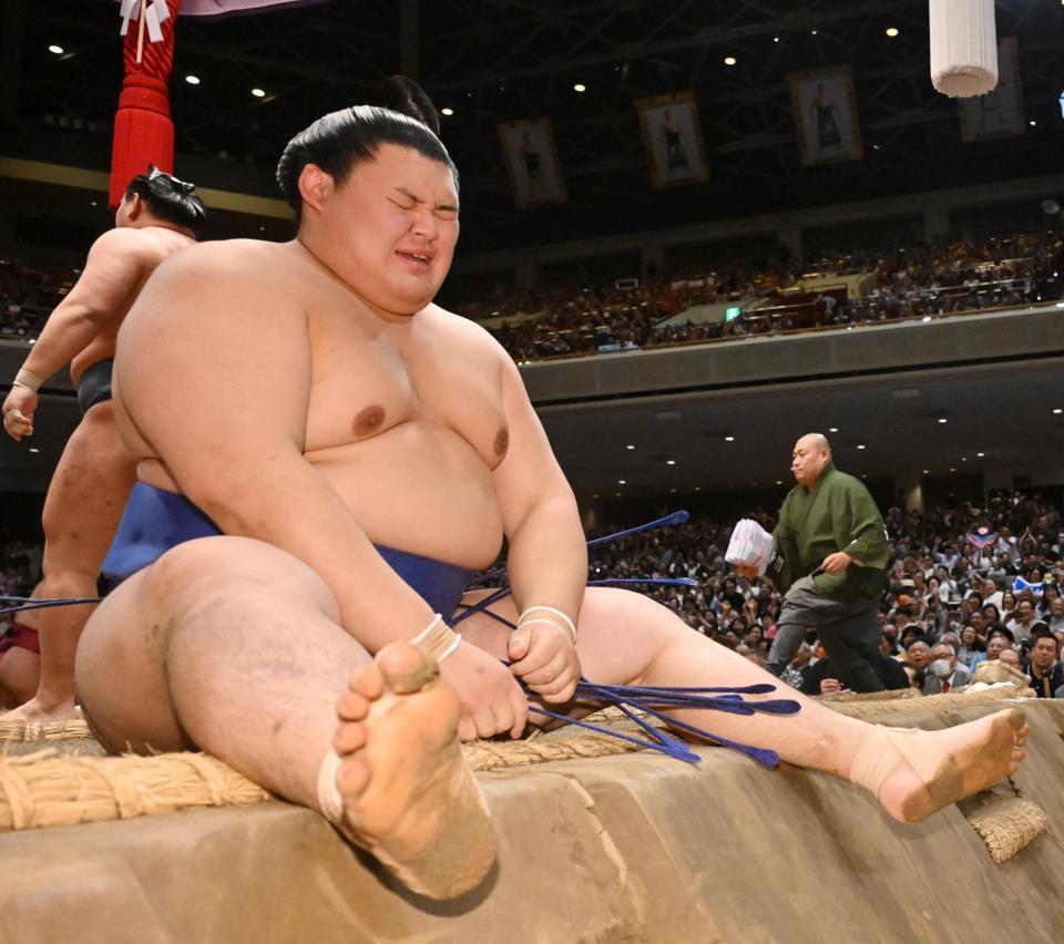 　豊昇龍に上手ひねりで敗れた大の里