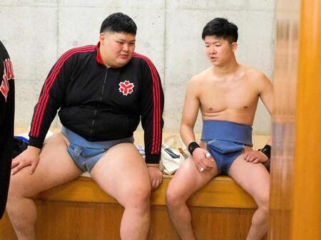 　日体大４年時、大学選手権での大の里（左）と寺尾拓真さん（提供写真）