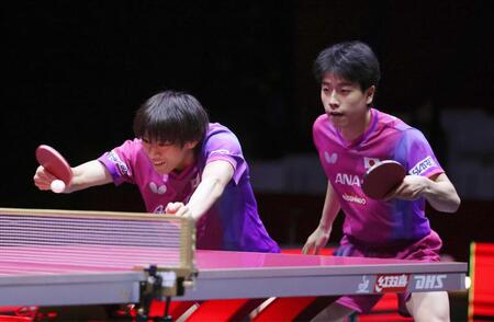 篠塚、戸上組が金メダル　男子ダブルス６４年ぶりの快挙　戸上「すごいな。２３歳なので３倍」エース張本の背負う重圧再認識