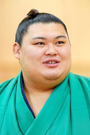 　大相撲夏場所千秋楽から一夜明け、記者会見する大関大の里＝２６日、茨城県阿見町の二所ノ関部屋