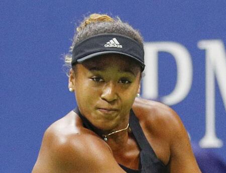 全仏１回戦に登場の大坂なおみ　全身ピンクのウェアで度肝抜く　ＳＮＳ「セーラームーンみたいな髪型」「ウェアがおもしろい。かわいい」