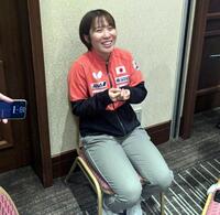 　取材応じる平野美宇