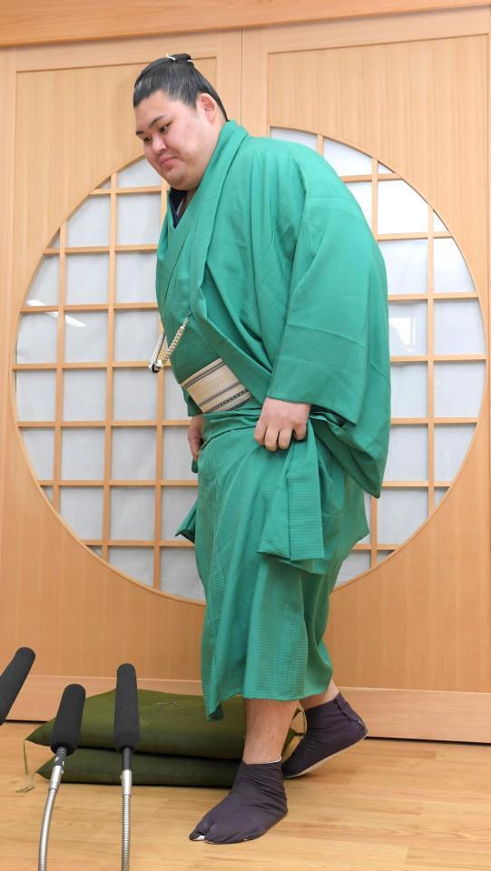 　２回目の会見に臨む大の里（撮影・佐藤厚）