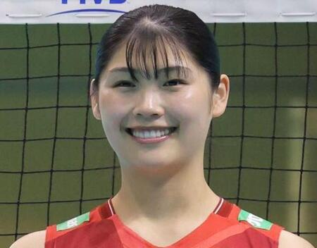 「なんでそんなに可愛いんですか？」バレー女子代表が三つ編み私服姿でキュートな笑顔　雰囲気一変の姿に反響「可愛い！」「写真集出して」