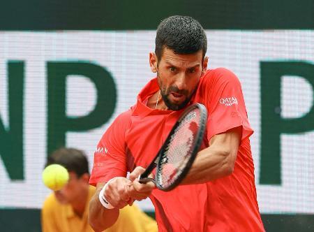 全仏、ジョコビッチが３回戦へ　男子シングルス、ムテに快勝