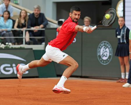 ジョコビッチが１６強入り　全仏テニス第７日