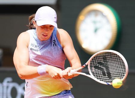 全仏、穂積組が準々決勝進出　シフィオンテクら８強入り