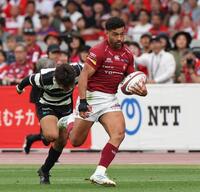 　後半、果敢に攻め込むＢＬ東京のリッチー・モウンガ（撮影・佐々木彰尚）