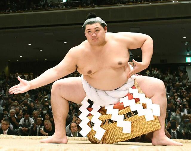 錦鯉土俵入り 大の里 一般ファンの前で初土俵入り「やっぱり国技館の土俵は違った