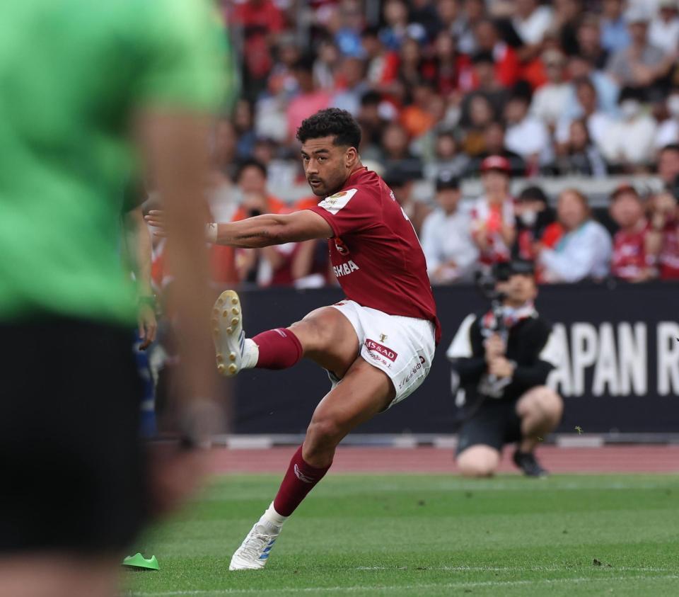 　後半、ゴールを決めるＢＬ東京・リッチー・モウンガ（撮影・佐々木彰尚）