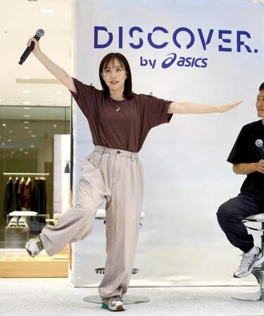 　施設を体験し、感想を語る石川佳純さん（撮影・山口登）