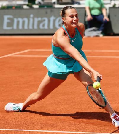 サバレンカ準決勝へ　全仏テニス第１０日