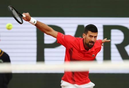 ジョコビッチが準決勝進出　全仏テニス、ズベレフを破る