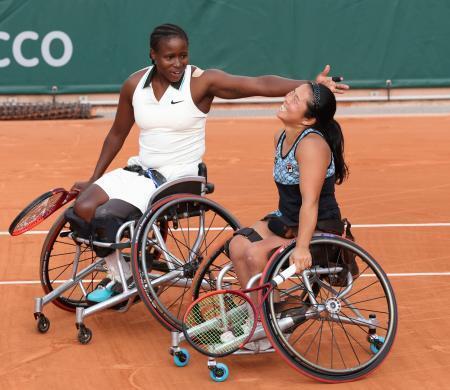 全仏、上地結衣組が２年ぶり優勝　車いすの部女子ダブルス
