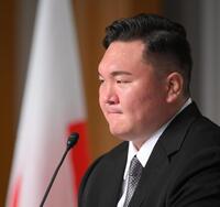 　会見で心境を語る白鵬翔氏（撮影・伊藤笙子）
