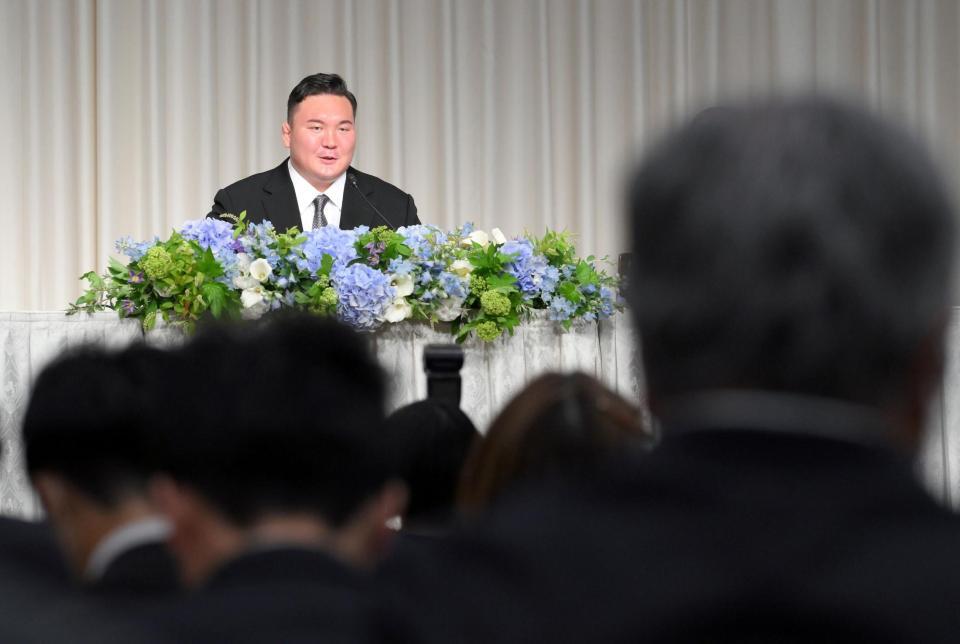 　報道陣の前で今後について語る白鵬翔氏（撮影・伊藤笙子）