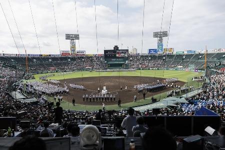 　昨年８月の全国高校野球選手権大会の開会式＝甲子園球場